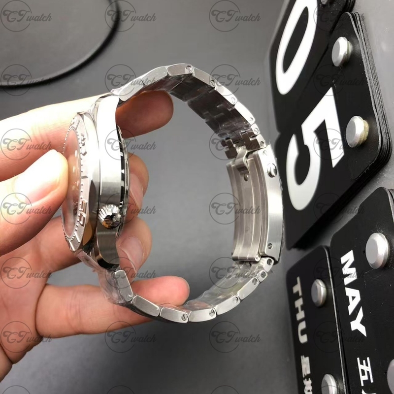 Omega Seamaster Diver 300M 42MM Klonuhr   Nekton Edition, Co-Axial Master Chronometer 8806, Keramik Zifferblatt, Titanium-Kegel