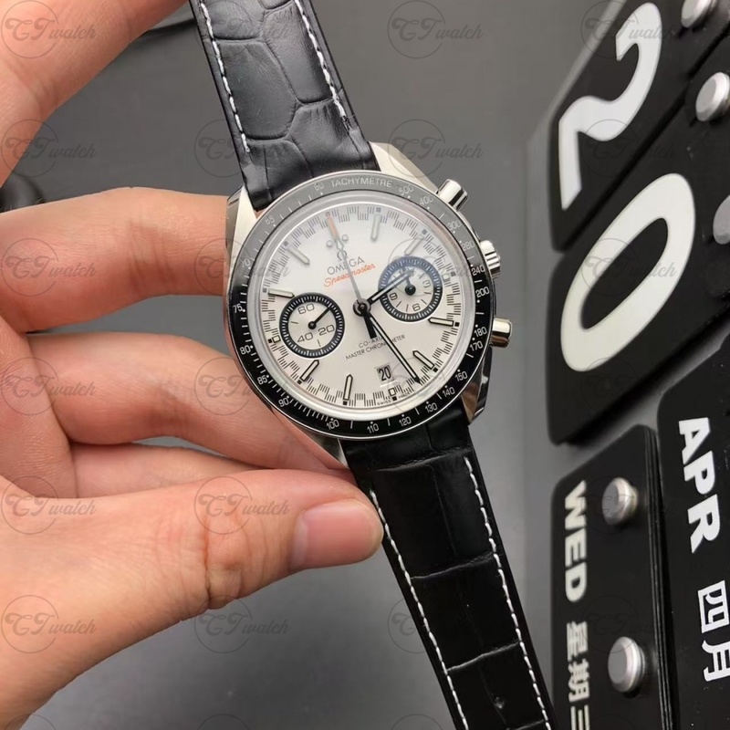 Omega Speedmaster Racing 44.25mm Clone Horloge Automatische 9900 Beweging Witte Dial Roestvrijstalen Chronograaf