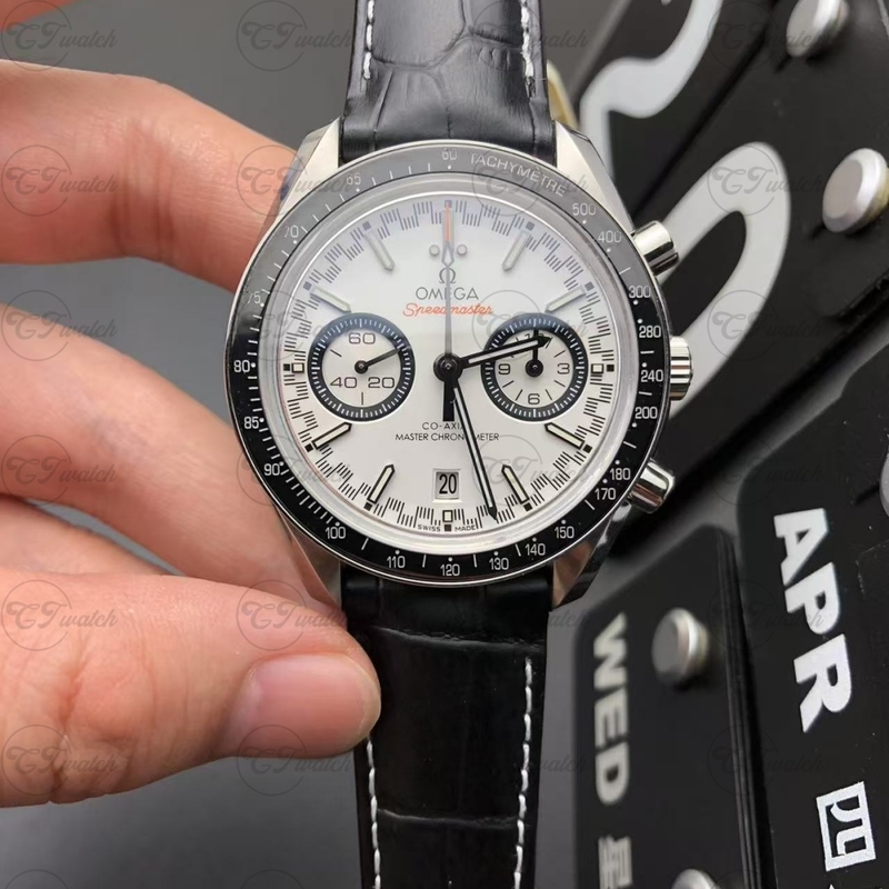 Omega Speedmaster Racing 44.25mm Clone Horloge Automatische 9900 Beweging Witte Dial Roestvrijstalen Chronograaf