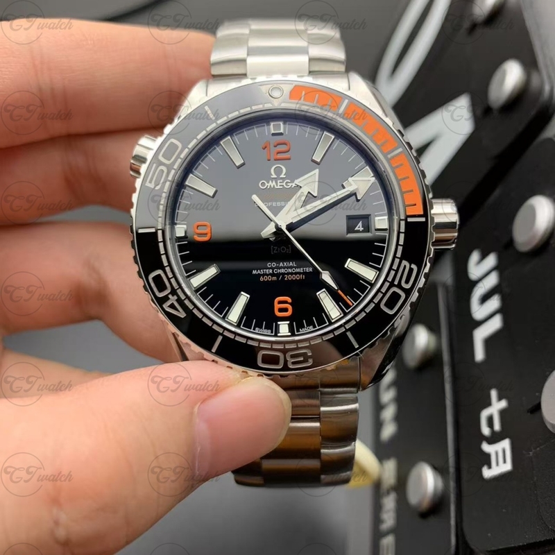 Omega Seamaster Diver 300M 42MM Clone Horloge Staal Geel Goud Co-Axial Master Chronometer Cal. 8800 Zwarte Wave Dial