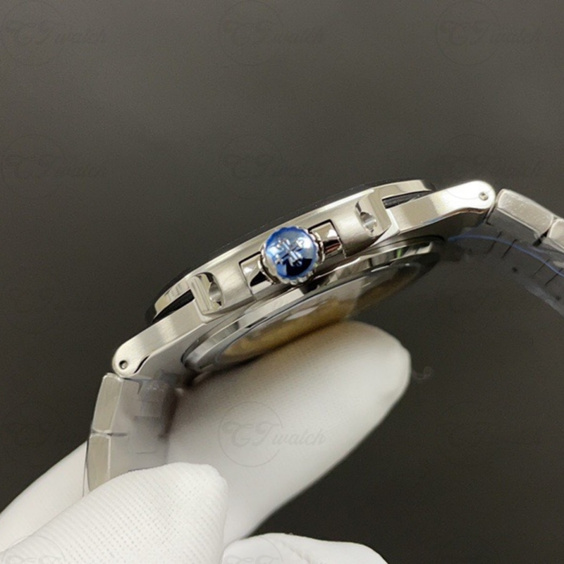 Patek Philippe 5711 Aquanaut Stainless Steel Diamond Bezel blue Dial Rubber Strap Automatic Luxury Watch