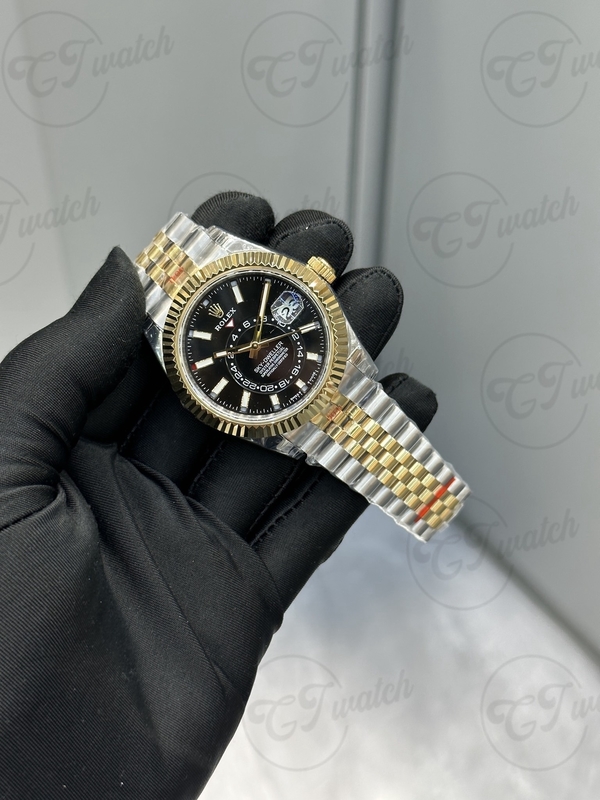 Clone luxury premium chronograph watch with  Sky Dweller 42mm: rose gold dial and 9002 movement 