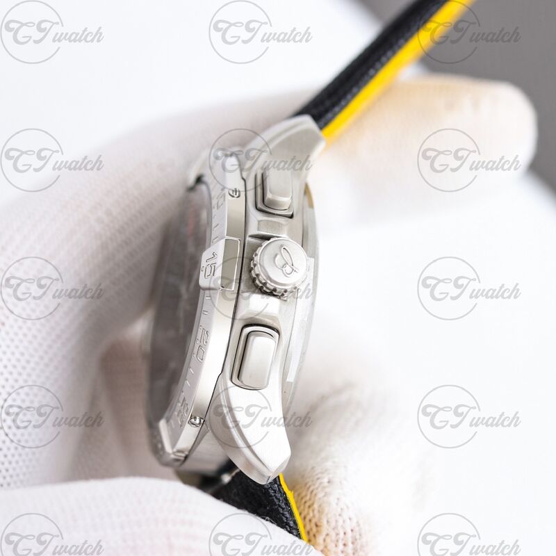 Breitling Chronomat B01 44mm Stainless Steel Chronograph Watch (Premium B01 Calibre Movement, High-Precision Craftsmanship & Bold Racing-Inspired Design)